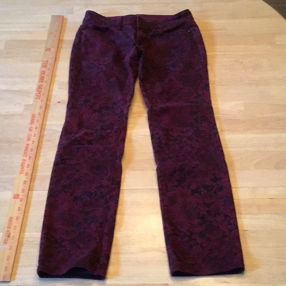 Ann Taylor 00P jeans in Modern Fit--fun maroon/navy floral